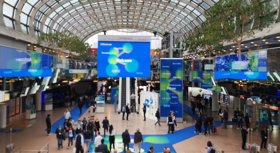 Plastiğin Kalbi Düsseldorf’ta Attı